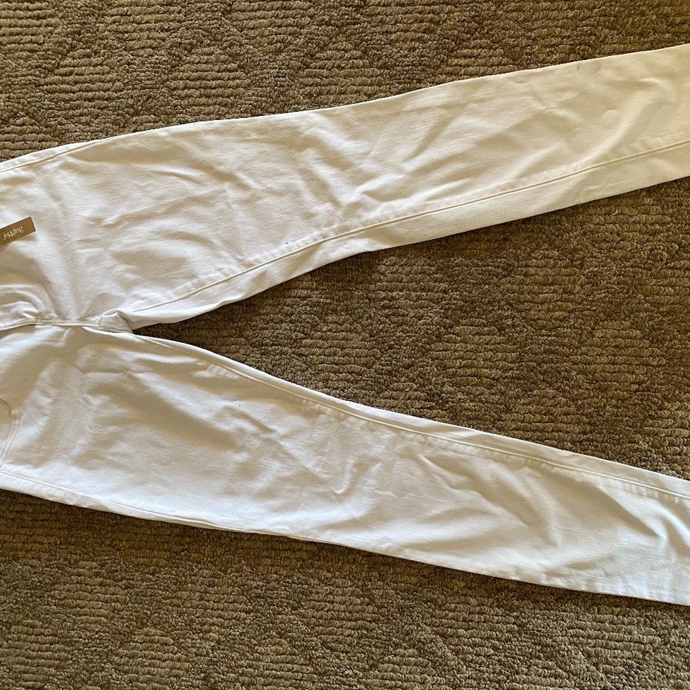 NWT White jegging jeans by decree, size 3